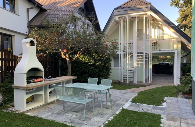 Lovely apartment for 5 people with pool, A/C, WIFI, TV and parking