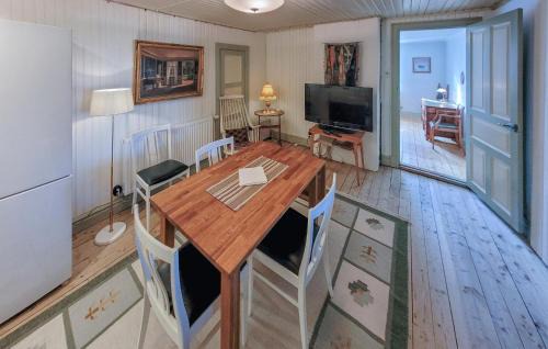 Lovely Apartment In Åseda With Wifi