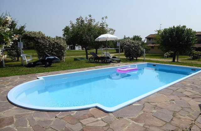 Lovely apartment in villa for 6 guests with pool, WIFI, A/C, TV, terrace, pets allowed and parking
