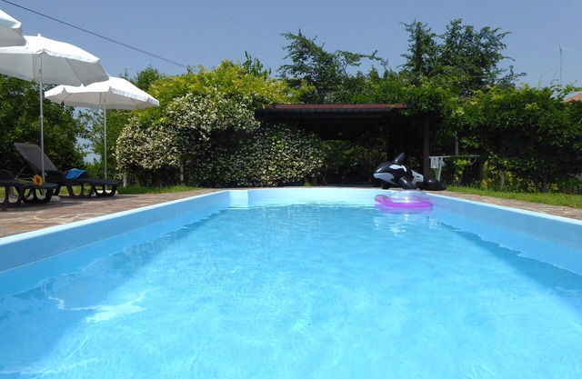 Lovely apartment in villa for 10 people with WIFI, A/C, pool, terrace and parking