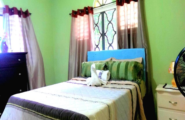 Lovely Apartment near the Sea with Free Airport Transfers and Breakfast