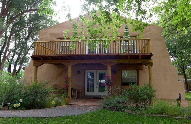 Lovely Artist's Loft/Studio in Rural Setting