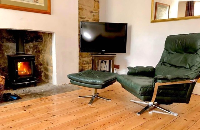 Lovely beachfront Apartment with private courtyard