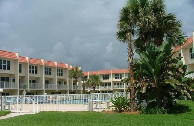Lovely Condo On The Beach With Pool And Ocean View - Newly Furnished