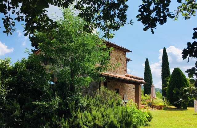 Lovely Country House surrounded by an Olive Grove with 360° view