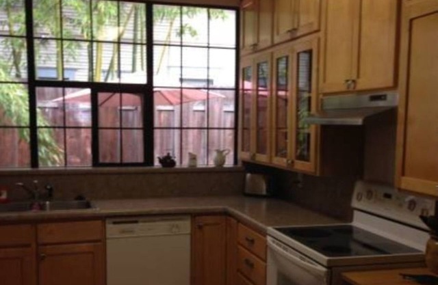 Lovely Craftsman Home Around the Corner from Shakespeare