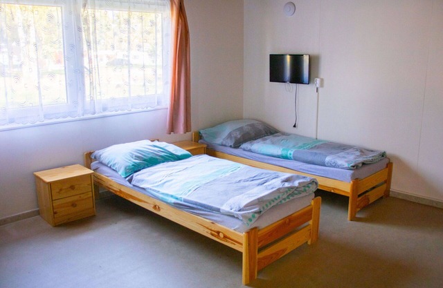 Lovely apartment in villa for 12 people with WIFI, TV, patio, pets allowed and parking