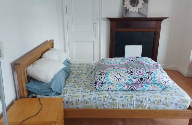 Lovely Double Room in front of Edgware Station