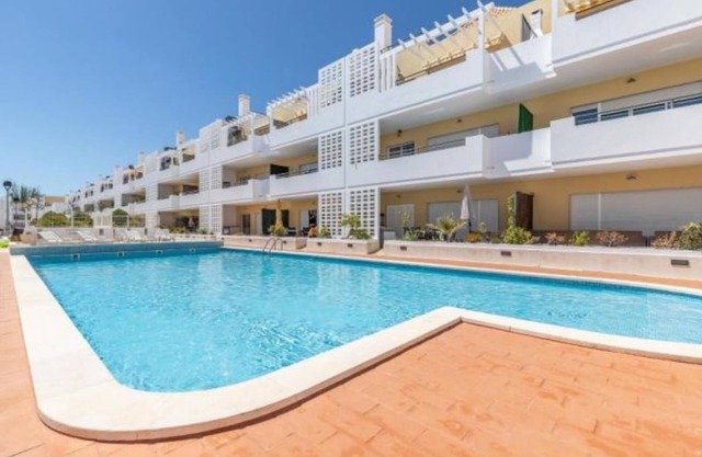 Lovely First Floor Apartment Large Balcony Overlooking Pool And Gardens Licensed