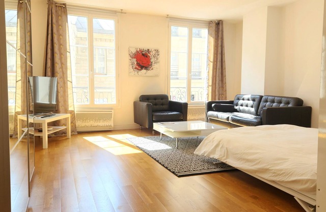 Lovely flat between Paris City Hall and Saint Paul