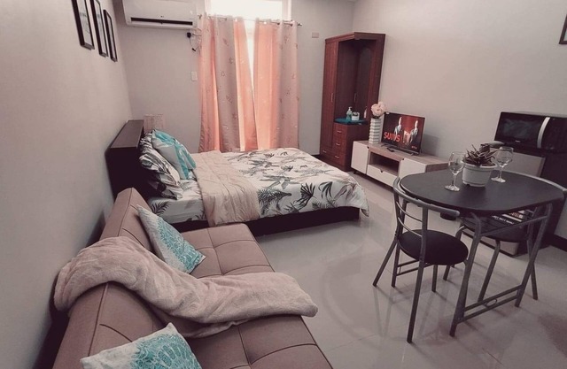 Lovely fully furnished studio condo @ 956 Saekyung Condominium