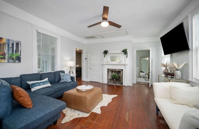 Lovely & Historical 3BR - Balcony - Central Location