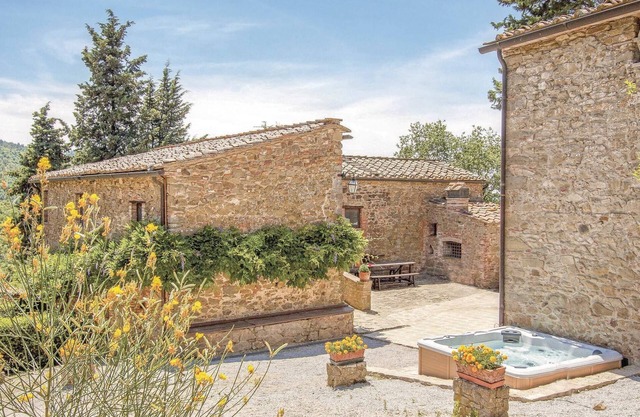 Lovely home in Gaiole in Chianti SI