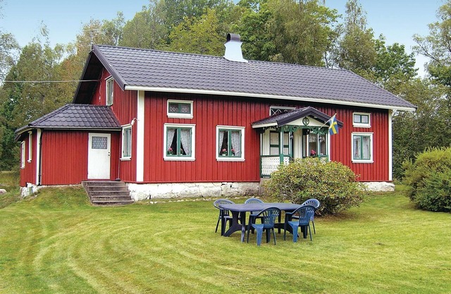 Lovely home in Ambjörnarp with WiFi