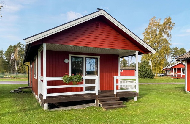 Lovely home in Byxelkrok with WiFi