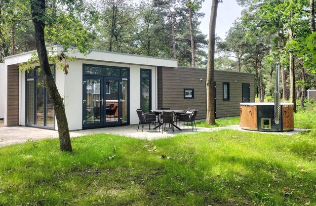 Lovely home in Hellendoorn with kitchen
