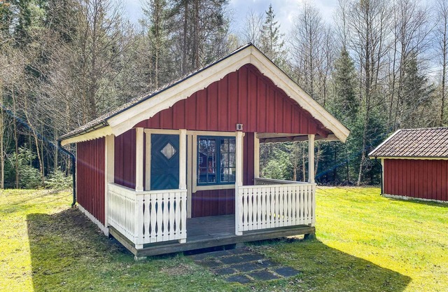 Lovely home in Jälluntofta with sauna