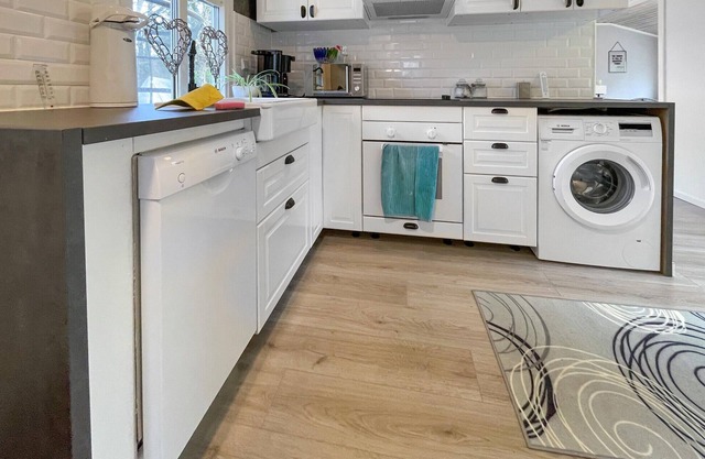 Lovely home in Länghem with kitchen