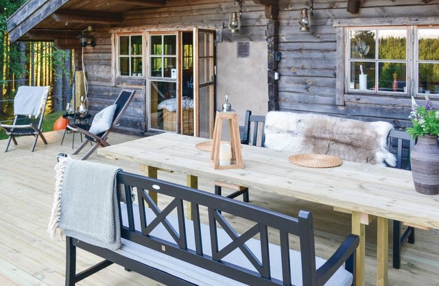 Lovely home in Länghem with lake view