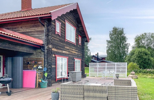 Lovely home in Mora with sauna