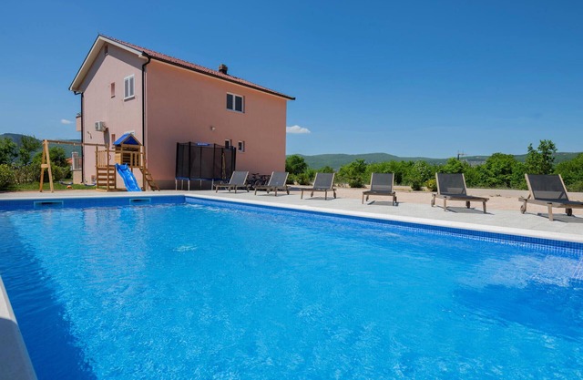 Lovely home in Prolozac donji