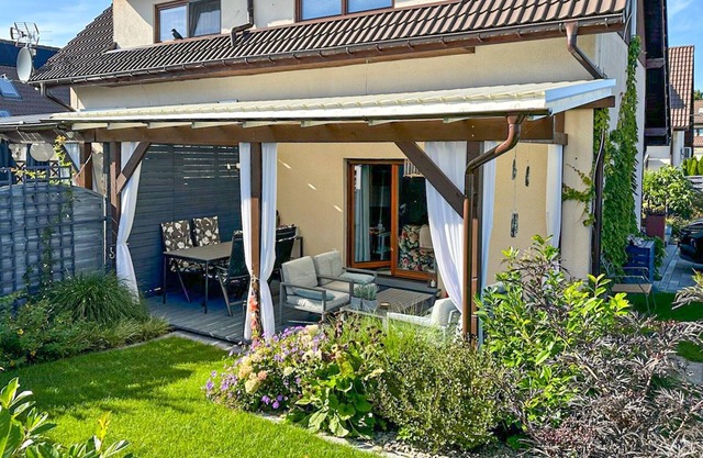 Lovely home in Pogorzelica with WiFi