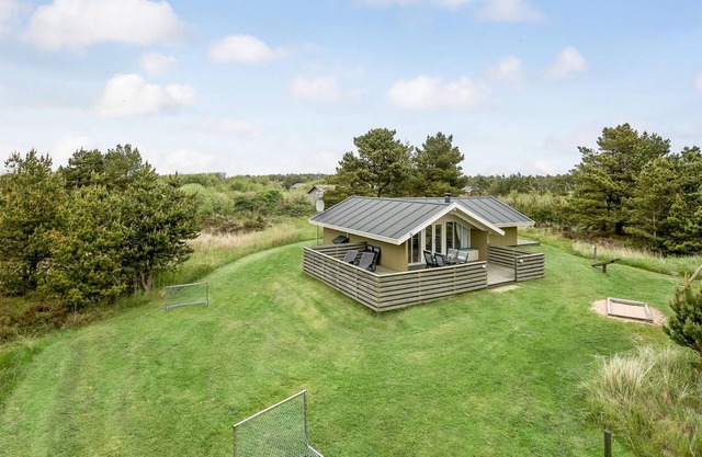 Lovely home in Rømø with kitchen