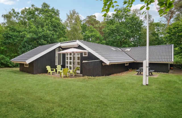 Lovely home in Skælskør with kitchen