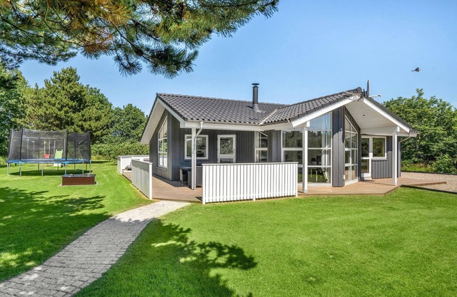 Lovely home in Skjern with WiFi