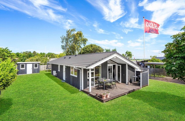 Lovely home in Slagelse with kitchen