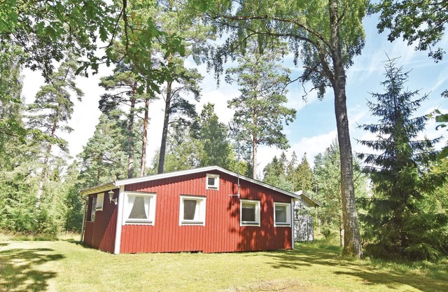Lovely home in Stenkullen with WiFi