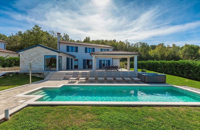 Lovely home in Vizinada