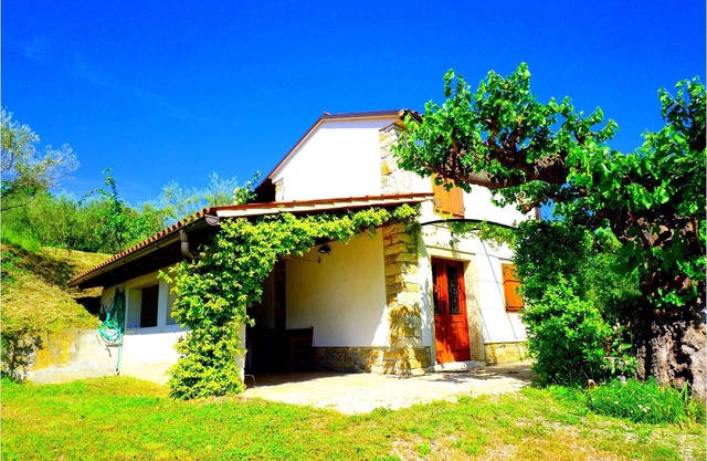 Lovely House with View over Salt Pans