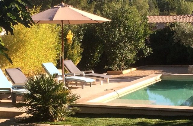 LOVELY LITTLE PROVENCAL BASTIDON WITH PRIVATE POOL AND GARDEN IN LOURMARI