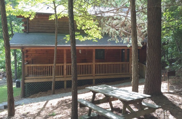 Lovely Log Home is surrounded by Roosevelt State Park & near Callaway Gardens!
