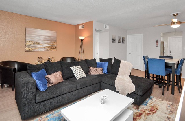 Lovely Luxury amenities 💜 near Galleria 🥰Turkey Leg Hut😊 Downtown