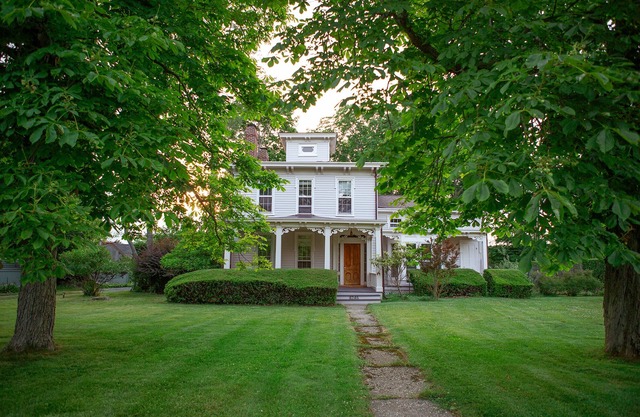 Lovely North Fork Sea Captain's Home