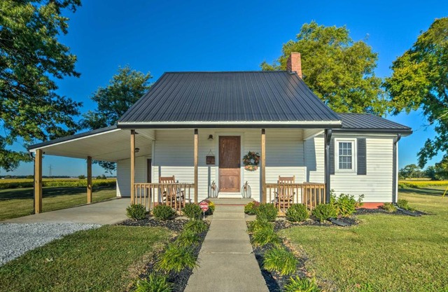 Lovely Pembroke Retreat with Beautiful Patio!