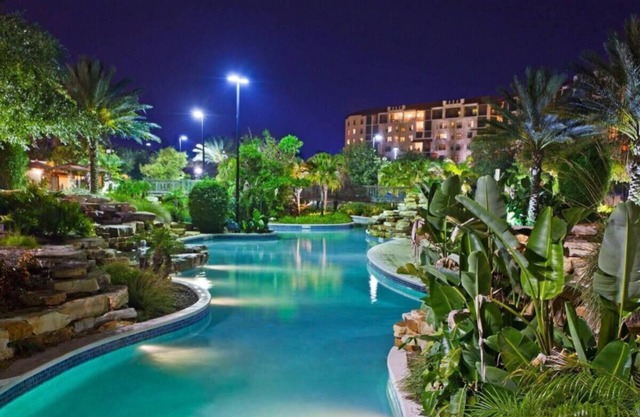 Lovely place, fantastic location, amazing pool - by Disney Springs