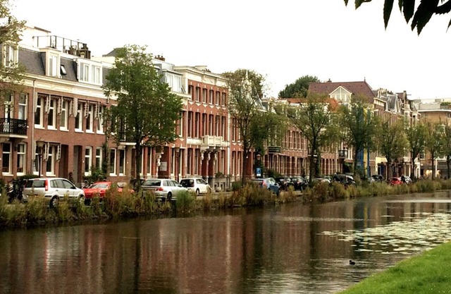 Lovely spacious, luxurious apartment with canal view