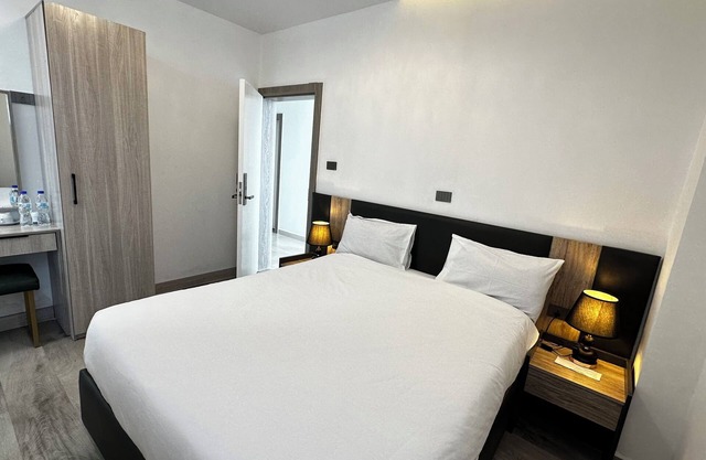Lovely Stay + breakfast 303