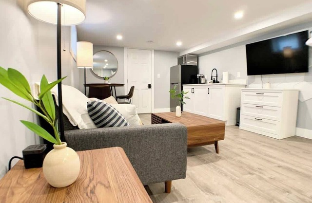 Lovely Studio - Spotless, W/D, Parking, Private
