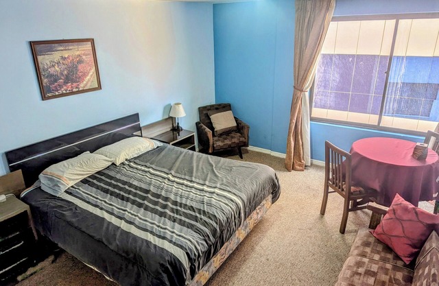 Lovely suite room in my apartment with WiFi in La Paz