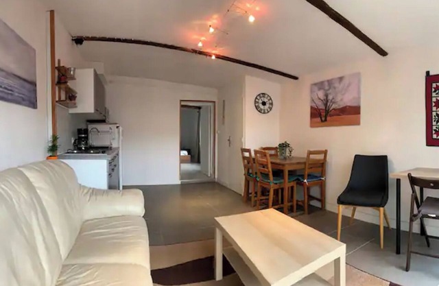 Lovely suite with on-site parking