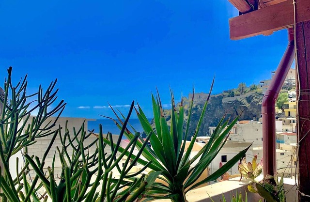 lovely three store house with sea view near the beach