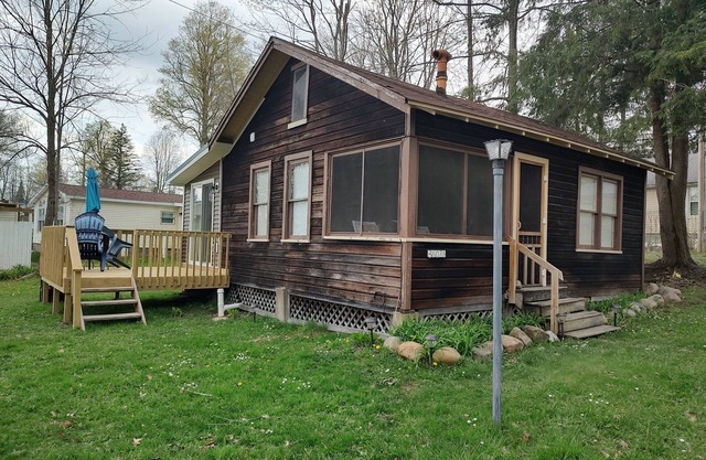 Lovely Idlewilde Cottage at Canadohta Lake, Pa