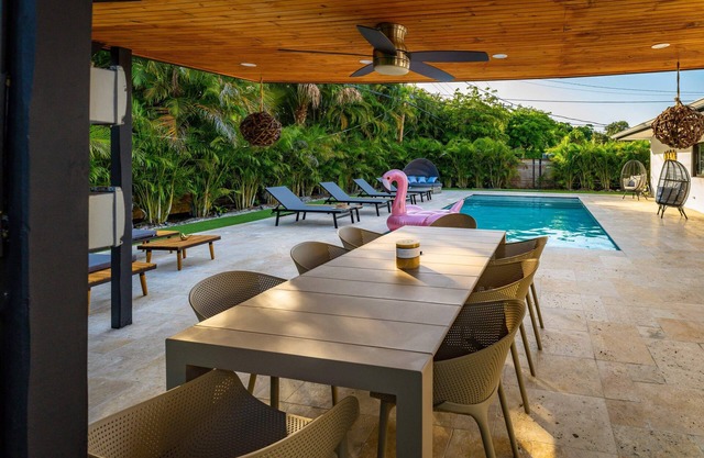 Lovely Villa w/a Chill Covered Terrace+Grill & Cool Games