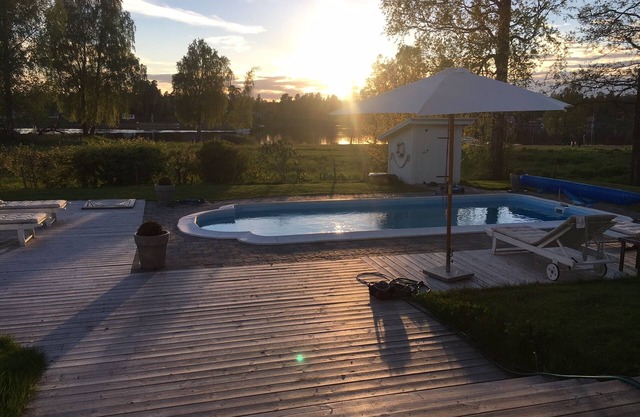 Lovely villa with lake view in Kristinehamn archipelago!Own pool, sauna and Jacuzzi