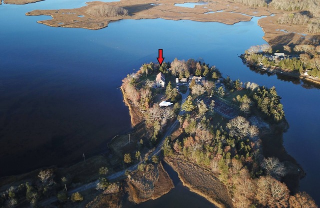 Lovely waterfront home located on Little River Estuary
