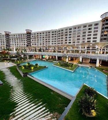 Lovely2 rooms duplex with pool in front AUC